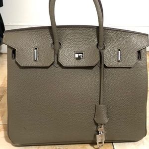 Hermes Birkin Bag (Medium with code)